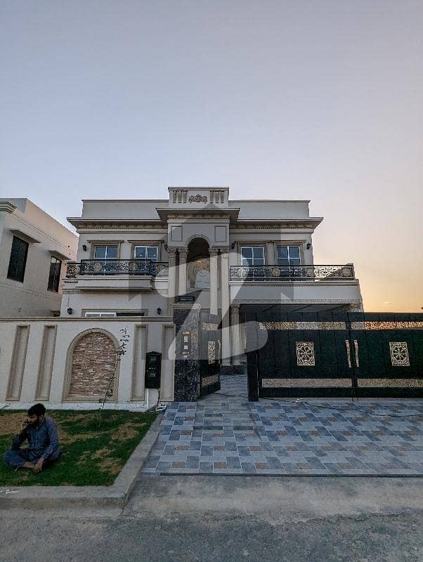 Beautifull Brand New Park Facing House In DHA With Solar Panel Full System In Just 4.5 Crore