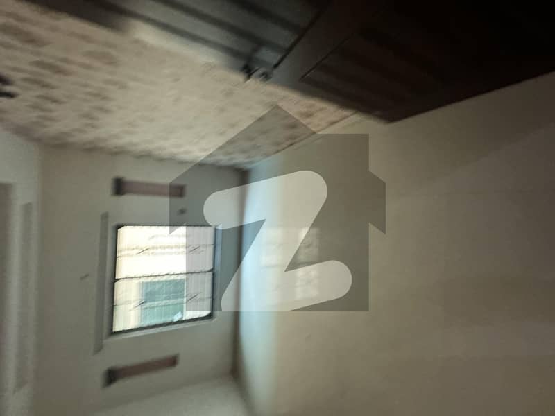 واپڈا ٹاؤن لاہور میں 3 کمروں کا 5 مرلہ مکان 1.9 کروڑ میں برائے فروخت۔