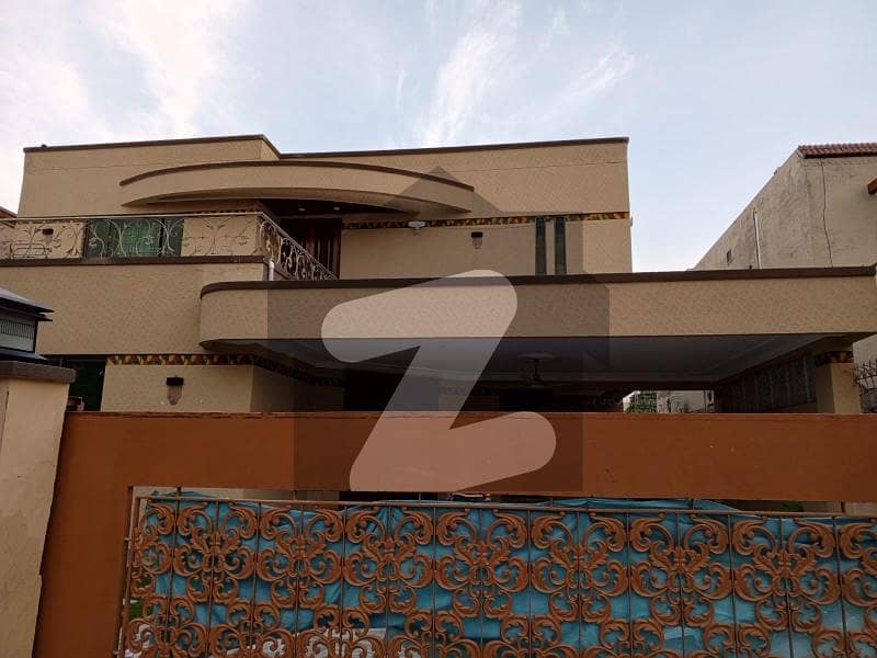 ڈی ایچ اے فیز 3 ڈیفنس (ڈی ایچ اے),لاہور میں 5 کمروں کا 15 مرلہ مکان 2.3 لاکھ میں کرایہ پر دستیاب ہے۔