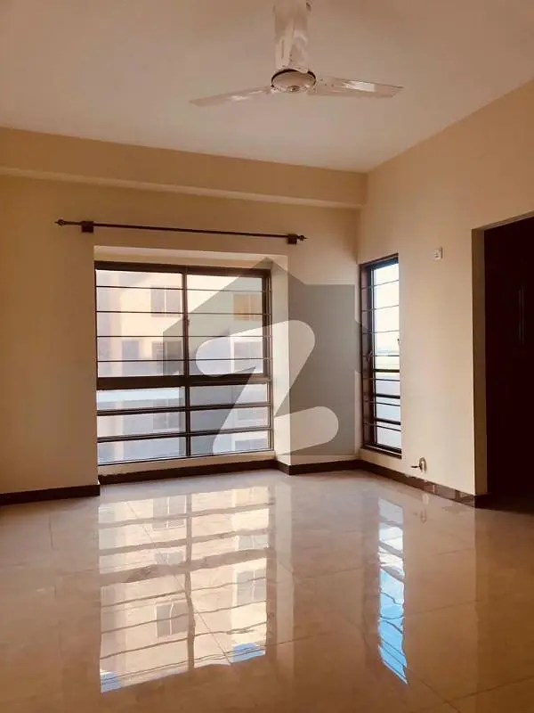 3 BED FLAT FOR RENT DHA 5