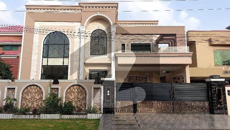 واپڈا ٹاؤن فیز 1 واپڈا ٹاؤن,لاہور میں 6 کمروں کا 1 کنال مکان 8.25 کروڑ میں برائے فروخت۔