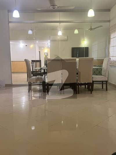 کریک وسٹا ڈی ایچ اے فیز 8,ڈی ایچ اے ڈیفینس,کراچی میں 3 کمروں کا 14 مرلہ فلیٹ 6.25 کروڑ میں برائے فروخت۔