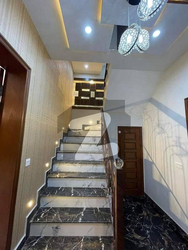 we are offering a 5 marla house for sale in jinnha block bahria Town