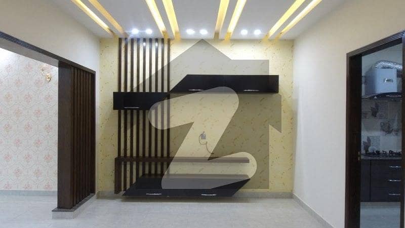 پارک ویو سٹی لاہور میں 6 کمروں کا 1 کنال مکان 4.05 کروڑ میں برائے فروخت۔