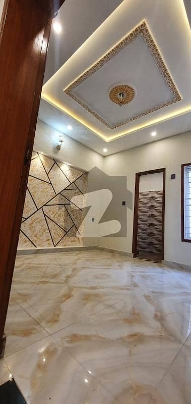 الرحمان گارڈن فیز 2 الرحمان گارڈن,لاہور میں 3 کمروں کا 15 مرلہ بالائی پورشن 50.0 ہزار میں کرایہ پر دستیاب ہے۔