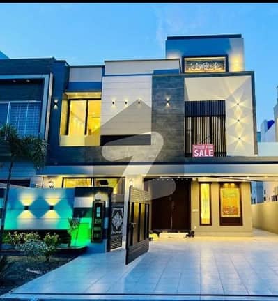 Designer 10 Marla Modern House Available For Sale Bahria Town Lahore