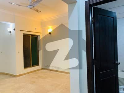 F-11 Markaz Residence Three Bedrooms Unfurnished Apartment For Rent
