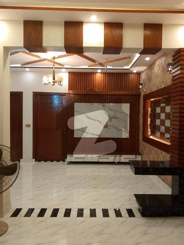 ال-حمد گارڈنز پائن ایونیو,لاہور میں 5 کمروں کا 5 مرلہ مکان 2.1 کروڑ میں برائے فروخت۔