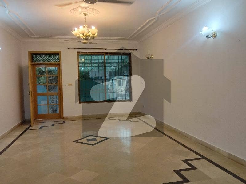 1 Kanal Independent Ground Portion For Rent