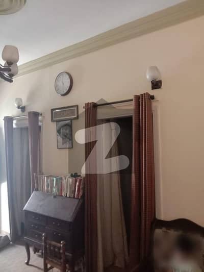 North Nazimabad - Block L Flat For Sale Sized 780 Square Feet