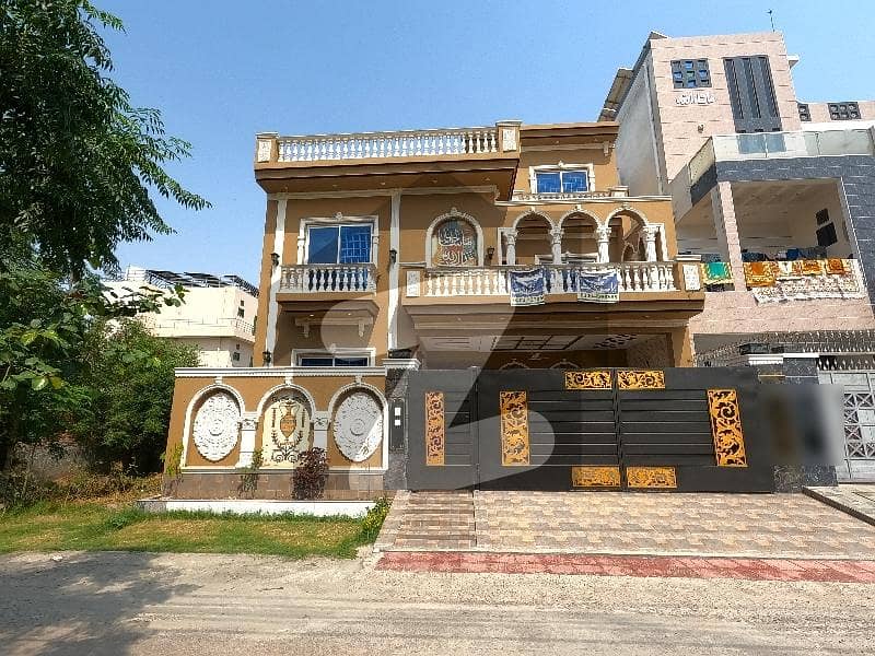 جوبلی ٹاؤن ۔ بلاک ڈی جوبلی ٹاؤن,لاہور میں 5 کمروں کا 10 مرلہ مکان 3.7 کروڑ میں برائے فروخت۔