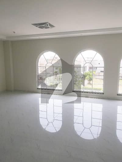 4 Marla Commercial Office Full Plaza For Rent