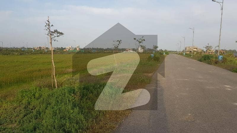 Unique Opportunity ,1 kanal Plot for sale Situated DHA Phase 7 Plot # Z1 749