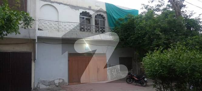 Double Story well build house in Gulgasht Colony Multan