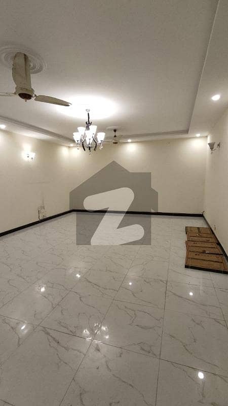40x80 Like New Ground+Basement Available For Rent In G13