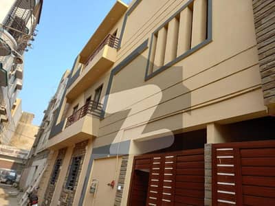 In Gulshan-e-Iqbal - Block 6 Of Karachi, A 150 Square Yards House Is Available