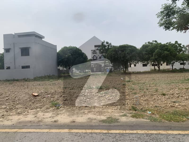 10 MARLA RESIDENTIAL PLOT BLOCK "1E" IS FOR SALE DIRECT OWNER