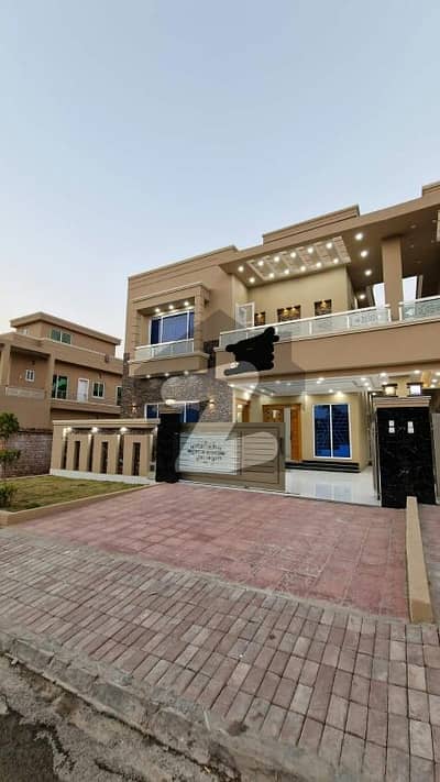 بحریہ ٹاؤن فیز 8 بحریہ ٹاؤن راولپنڈی,راولپنڈی میں 5 کمروں کا 10 مرلہ مکان 3.85 کروڑ میں برائے فروخت۔