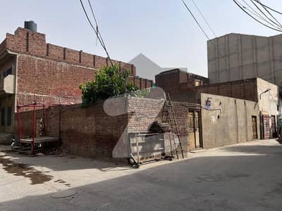 رسول نگر فیصل آباد میں 2 کمروں کا 4 مرلہ مکان 55.0 لاکھ میں برائے فروخت۔