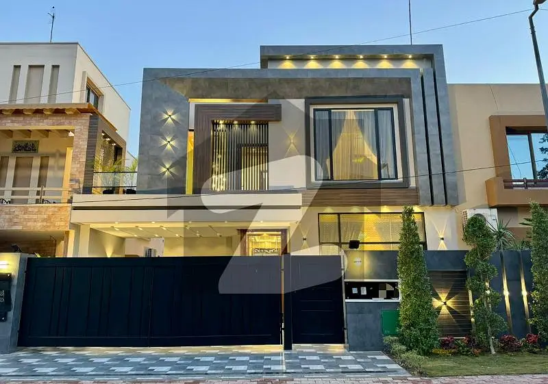 10 Marla Brand New Ultra Modern Designer ,Next Generation Lavish House For Sale In hussian block ,LDA Approved Area Demand 4.30 Bahria Town Lahore