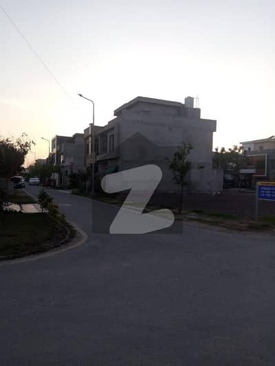 Prime Location 5.5 - Marla Corner Plot Is Available In Platinum Block Of Park View City Lahore