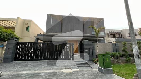 01 KANAL ULTRA LUXURIOUS HOUSE FOR SALE IN DHA PHASE 6