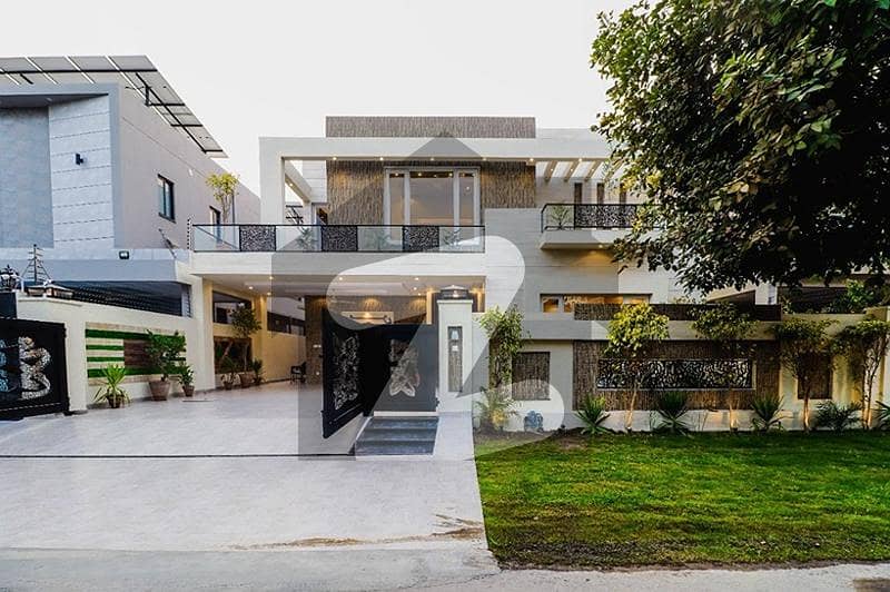Beautiful Modern Designed 1 Kanal Villa In Phase 6