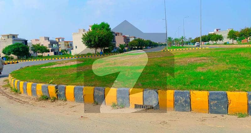 20 Marla Plot No Near ( ON MAIN ROAD 76 ) In Block (Q) Surrounding Houses Reasonable Price For Sale DHA LAHORE PHASE 7
