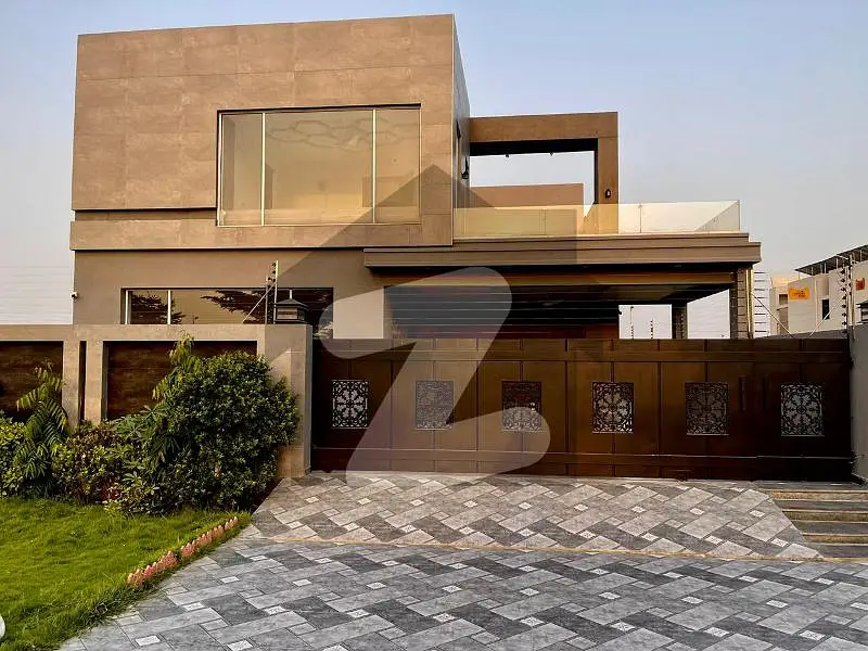 10 Marla Modern House Is Up For Sale In DHA PH7 Lahore.