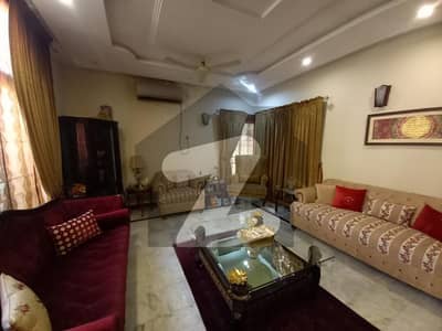 ڈی ایچ اے فیز 2 ڈیفنس (ڈی ایچ اے),لاہور میں 5 کمروں کا 1 کنال مکان 6.5 کروڑ میں برائے فروخت۔