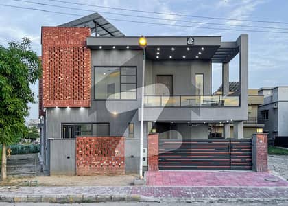 Triple Storey 15 Marla Designer House With Solar Installed