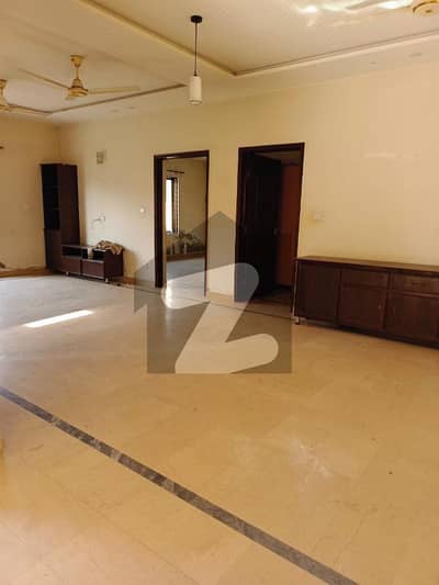 10 Marla Well Maintened Independent Full House Available For Rent In Valencia Town Lahore Block B