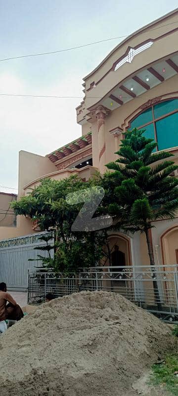 گلشنِ اقبال راولپنڈی میں 7 کمروں کا 10 مرلہ مکان 2.7 کروڑ میں برائے فروخت۔
