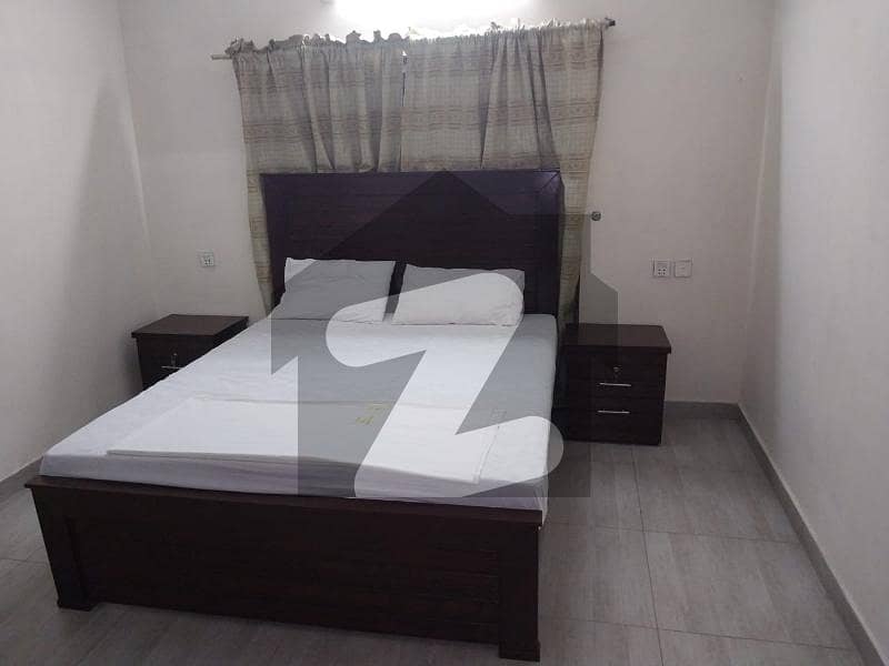 کینال روڈ فیصل آباد میں 5 کمروں کا 10 مرلہ مکان 2.0 لاکھ میں کرایہ پر دستیاب ہے۔