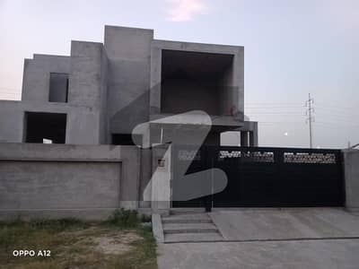 Top Location Grey Structure 1 Kanal House For Sale Z1-Block DHA Phase 7