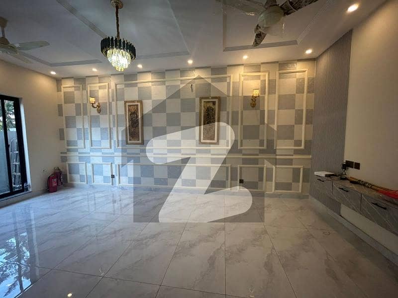 ڈی ایچ اے فیز 5 - بلاک ڈی فیز 5,ڈیفنس (ڈی ایچ اے),لاہور میں 3 کمروں کا 5 مرلہ مکان 3.2 کروڑ میں برائے فروخت۔