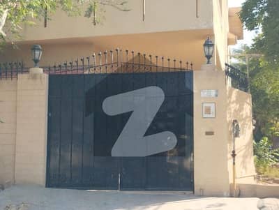 Prime Location 300 Square Yards Spacious House Available In DHA Phase 4 For sale