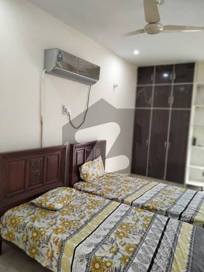 MIAN ESTATE OFFERS FURNISHED ROOM FOR RENT