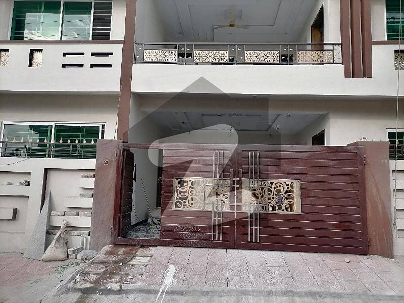 پاکستان ٹاؤن - فیز 1 پاکستان ٹاؤن,اسلام آباد میں 4 کمروں کا 5 مرلہ مکان 2.5 کروڑ میں برائے فروخت۔