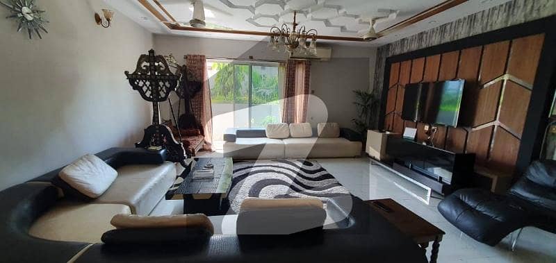 بحریہ ٹاؤن فیز 3 بحریہ ٹاؤن راولپنڈی,راولپنڈی میں 6 کمروں کا 1 کنال مکان 8.5 کروڑ میں برائے فروخت۔