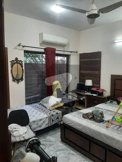 آرکیٹیکٹس انجنیئرز ہاؤسنگ سوسائٹی لاہور میں 5 کمروں کا 10 مرلہ مکان 3.6 کروڑ میں برائے فروخت۔