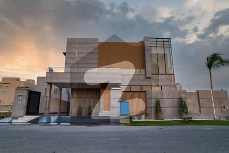 10 MARLA MAGNIFICENT HOUSE FOR SALE IN DHA PHASE 7