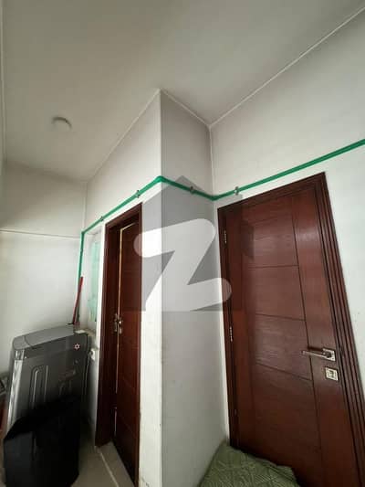 Prime Location 2448 Square Feet Flat For rent In Rs. 205000 Only