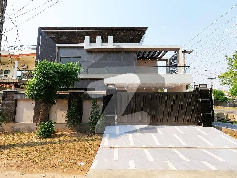 Prominently-Located Corner 1 Kanal House Available In Valencia - Block E Prominently-Located Corner 1 Kanal House Available In Valencia - Block E