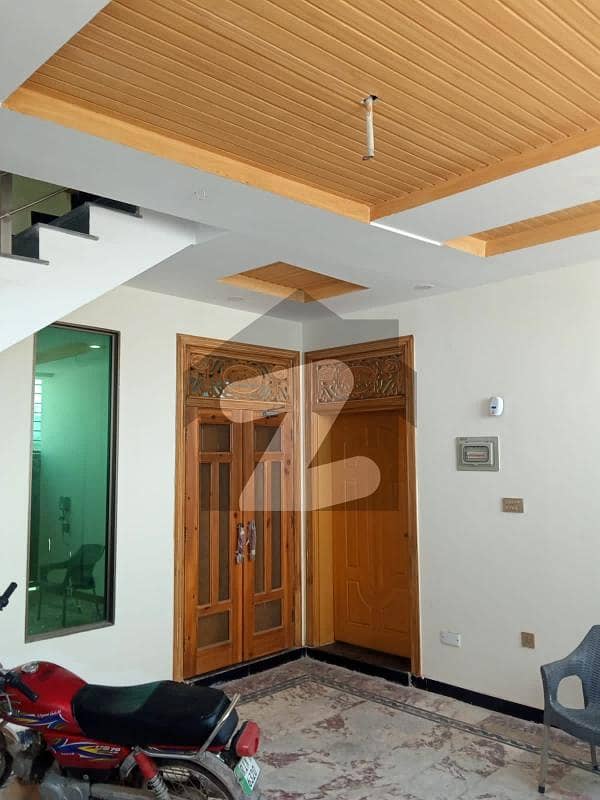 بنی گالہ اسلام آباد میں 5 کمروں کا 7 مرلہ مکان 2.2 کروڑ میں برائے فروخت۔