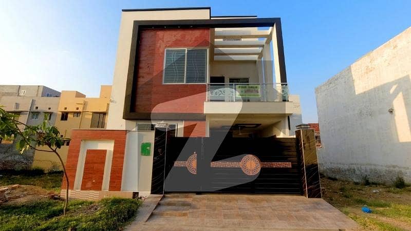 VERY BEAUTIFUL 5 MARLA BRAND NEW HOUSE OLC-B BLOCK AT REASONABLE PRICES