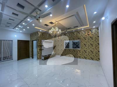 ایڈن ایگزیکیٹو ایڈن گارڈنز,فیصل آباد میں 4 کمروں کا 7 مرلہ مکان 3.5 کروڑ میں برائے فروخت۔