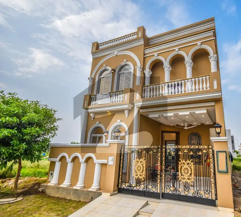 5 MARLA SPANISH DESIGN HOUSE FOR SALE NEAR PARK IN DHA PHASE 9 TOWN