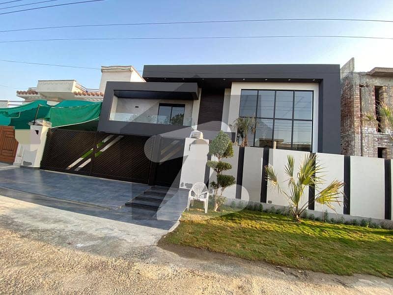 1 Kanal Brand New Super Luxury Ultra Modern Design Double Height Lobby House For sale in Valencia Town