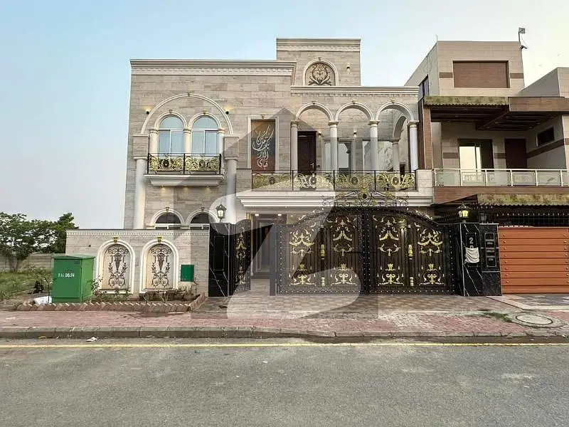 10 Marla Beautiful Fully Furnished House In Bahria town Lahore For sale